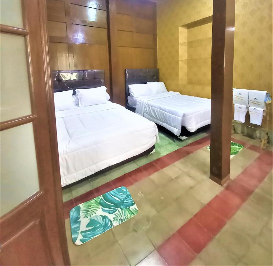 Ndalem Kinasih Homestay Syariah Surakarta  외부 사진